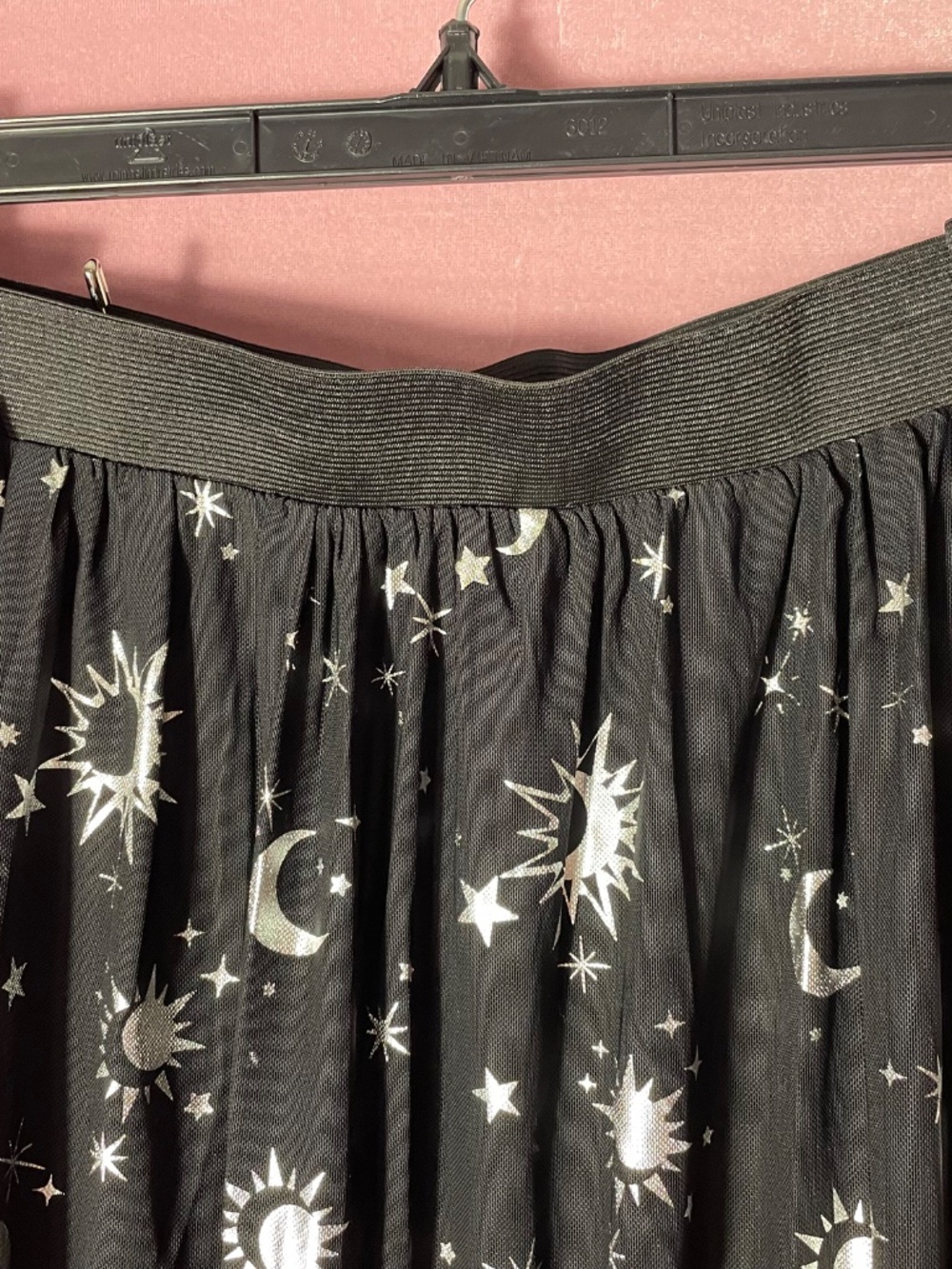 Starry black witchy skirt with silver foil stars - Hot Topic XL - Picture 2 of 6